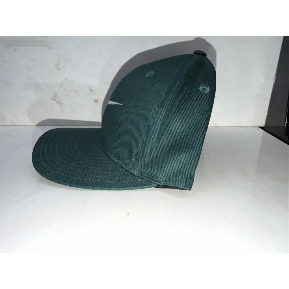 Vintage Nike Hat Cap Green Center Swoosh Snap Back White Tag F5-01-04-CCH #56323